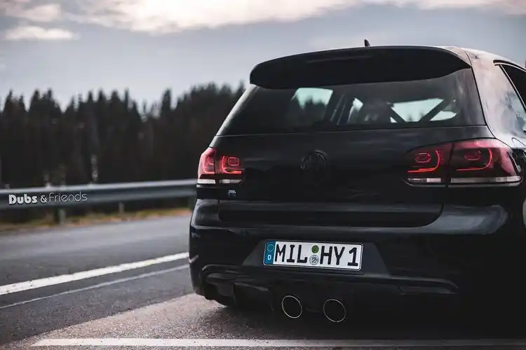 装上防滚架只为展示不凡内在,黑武士高尔夫mk6改装案例