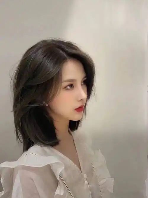 2021年流行 "中发碎剪"_发型