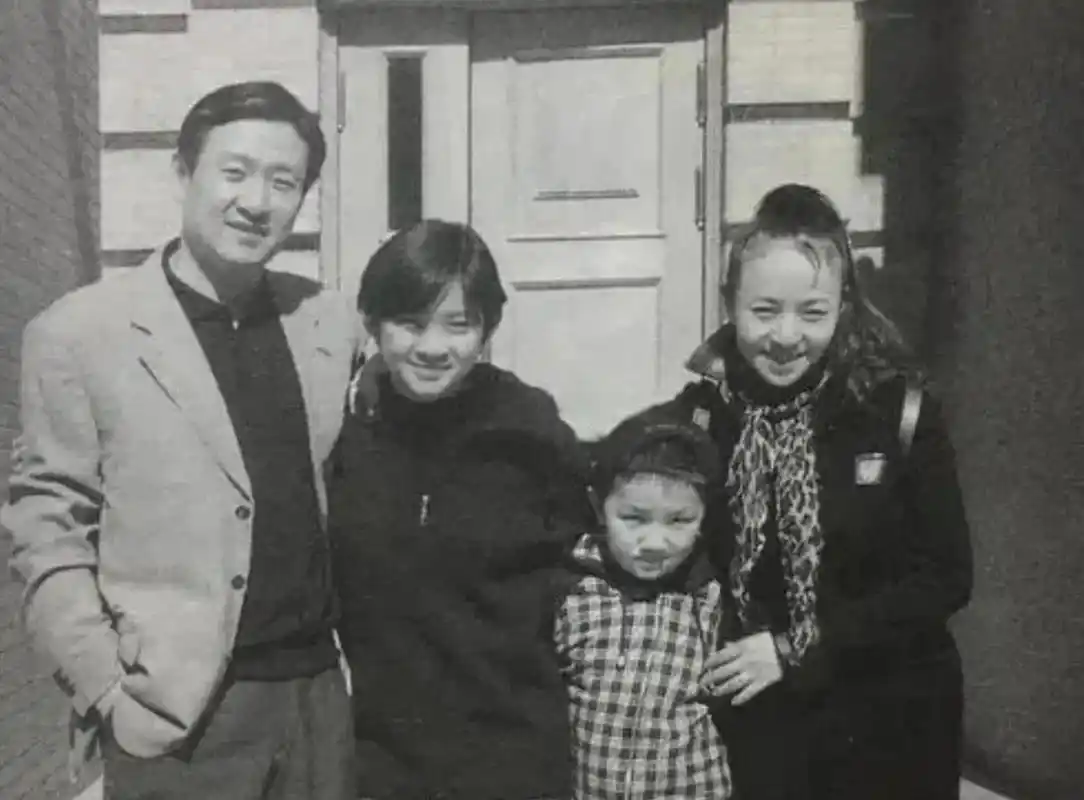 宋丹丹丈夫赵玉吉是复旦大学的硕士研究生,比宋丹丹