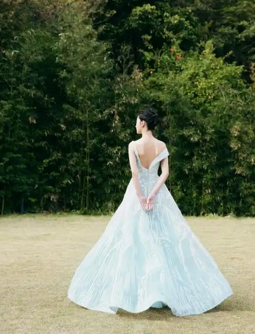 周冬雨越来越美3