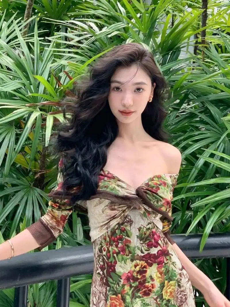 易梦玲一条小94报价是250w! 比我想象中赚钱太多了! 一条广告250哇!