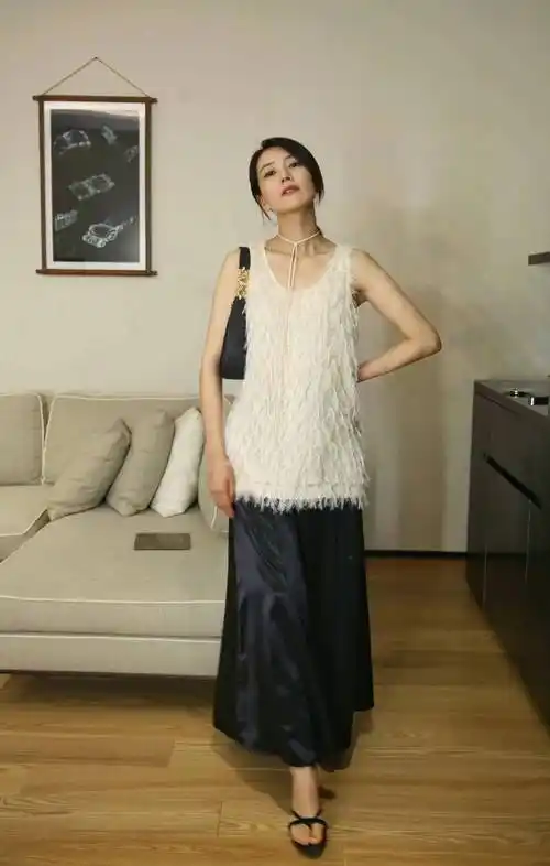 40 女性怎么穿衬衫,借鉴一下高圆圆的穿搭,减龄又时髦