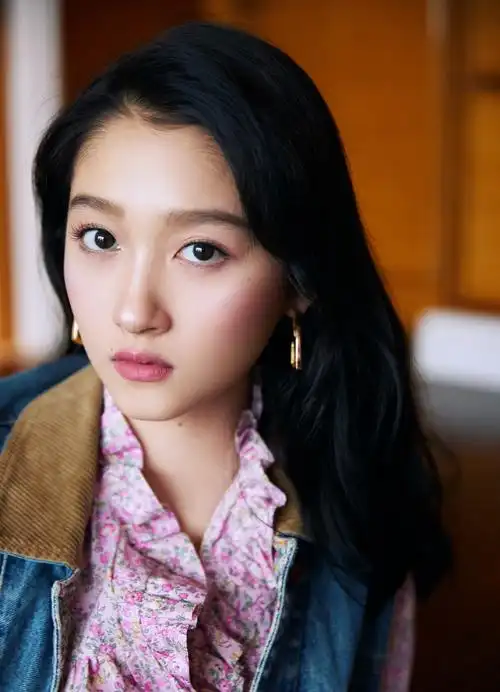 关晓彤轻甜粉嫩写真图片79