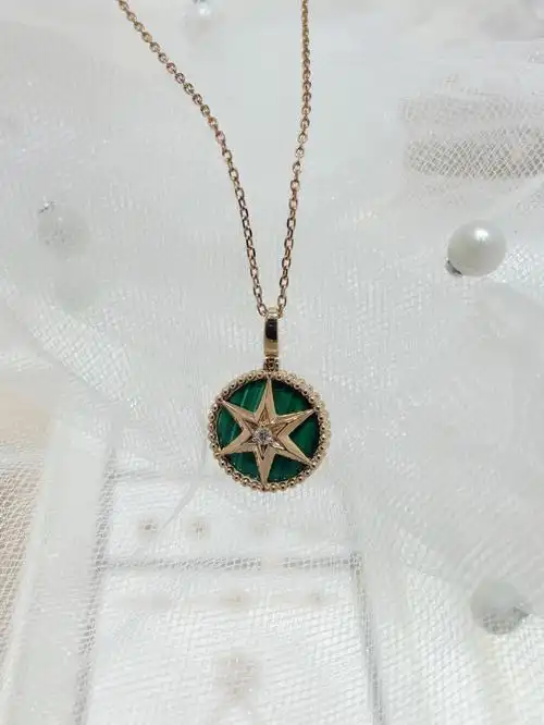 仪式感满满的六芒星吊坠