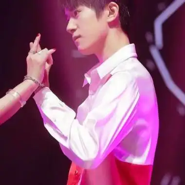 最新易烊千玺最帅的图片头像大全 青春正能量易烊千玺头像