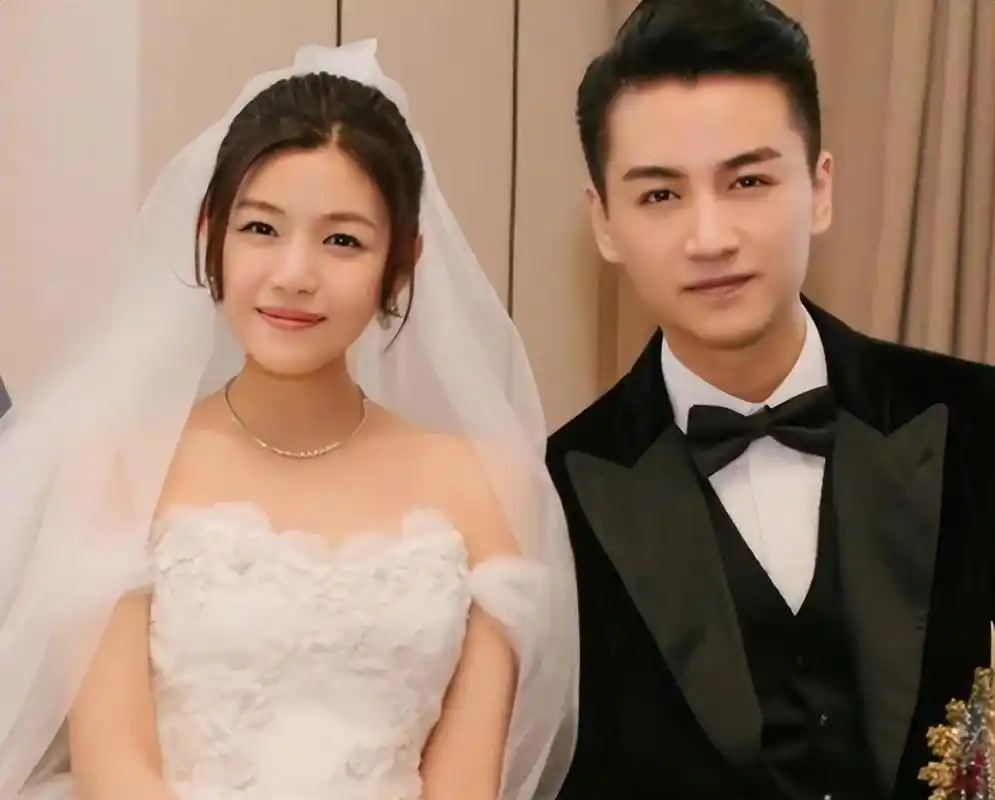 陈晓新剧开播,营销睡在我上铺的老婆,他和陈妍婚变的话题又被提