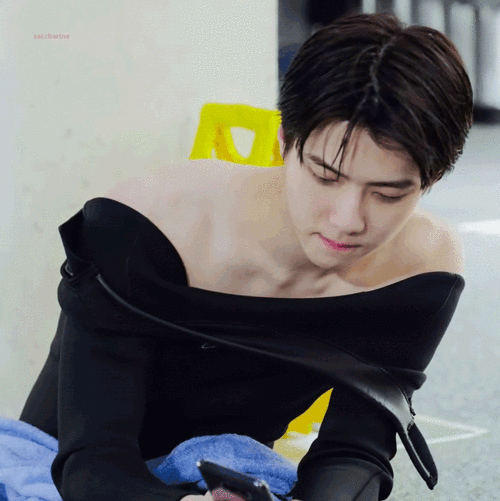 吴世勋直播被嘲胖成发面馒头:真恃靓行凶用脸"杀人"