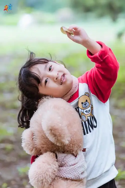 看到的是你调皮的身影,听到的是你欢乐的笑声.