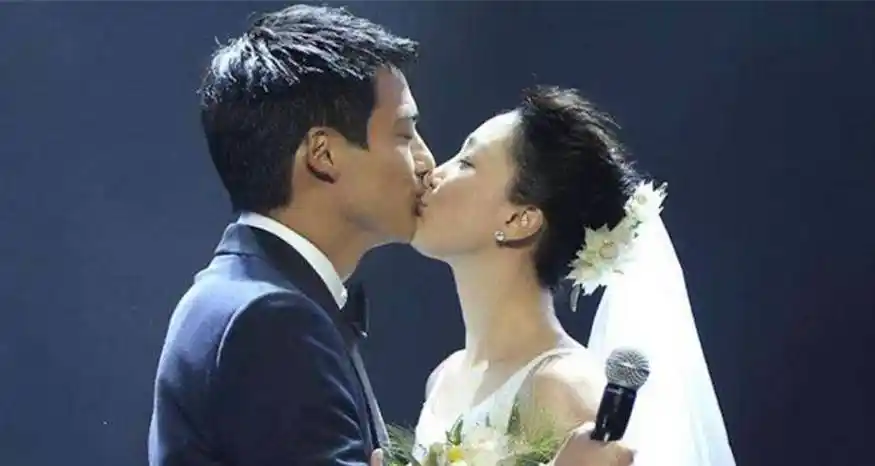 原创原创45岁周迅首次公开谈婚姻感慨无法复制别人的爱情只字不提老公