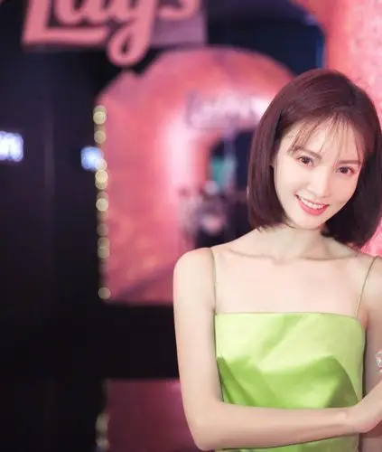 贾乃亮发文辟谣和金晨的恋情猫是公司的手机壳一次买了两