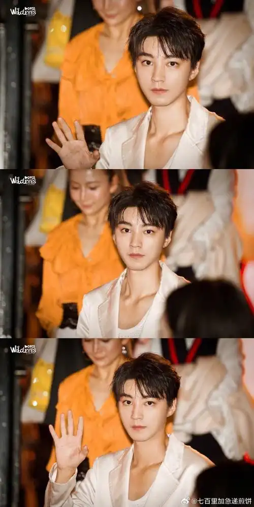 王俊凯下车镜头#你们都被骗了这哪是王俊凯,这是年少时期出现从此