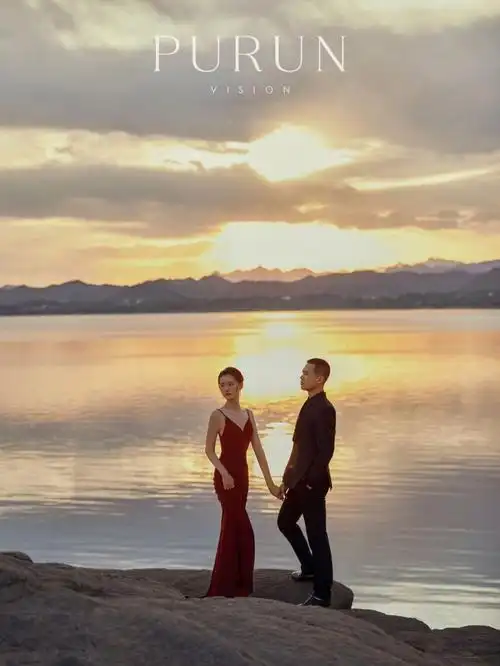 客片分享自带滤镜的夕阳海边婚纱照