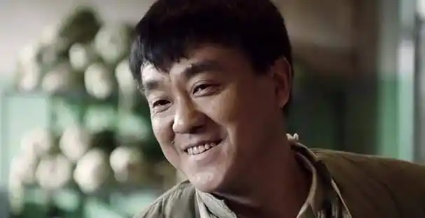 原创腊肉老男神何冰婚后22年无绯闻最能管得住下半身的男人