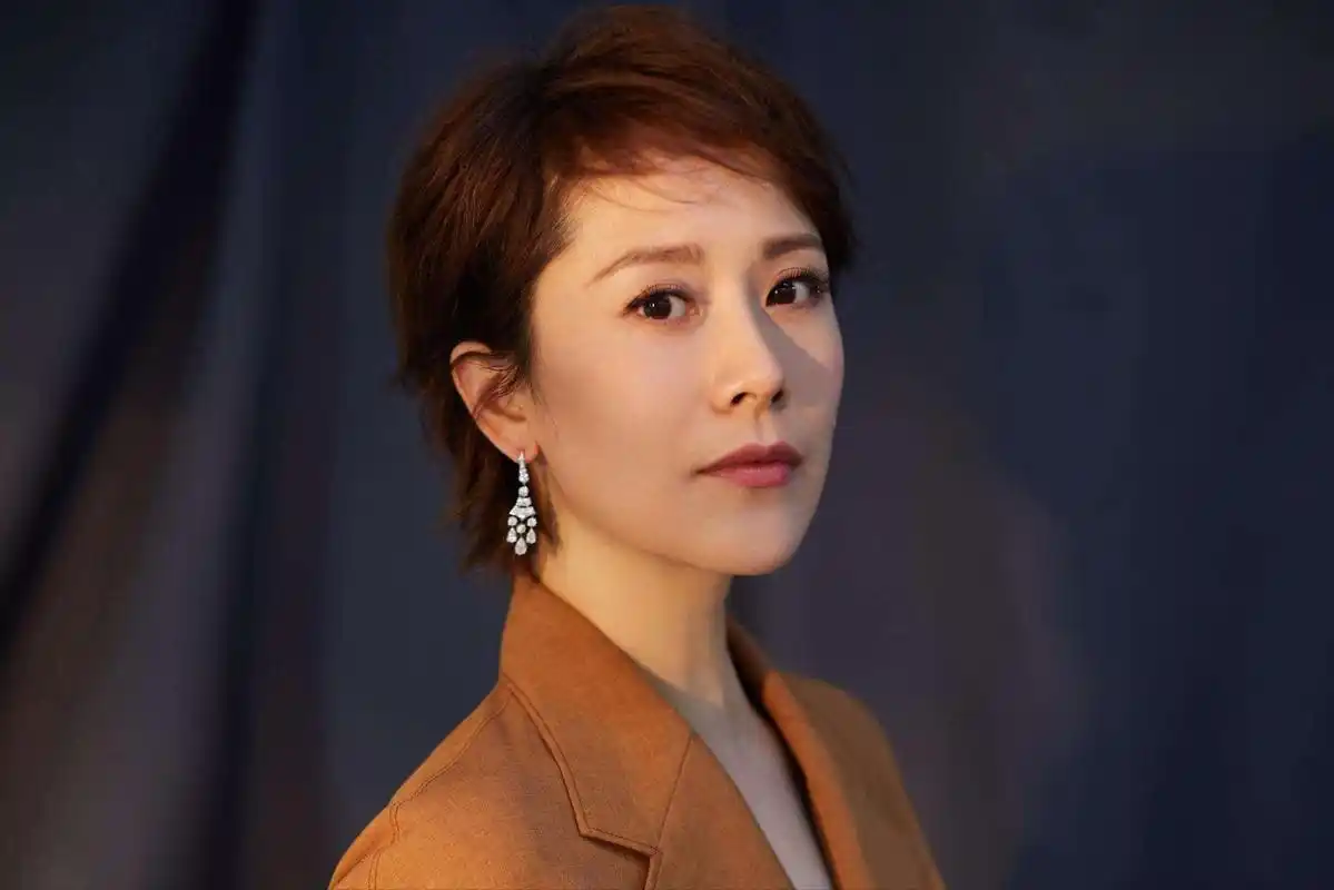 45岁女星海清:嫁高中初恋相爱超20年,14岁儿子是高颜值学霸