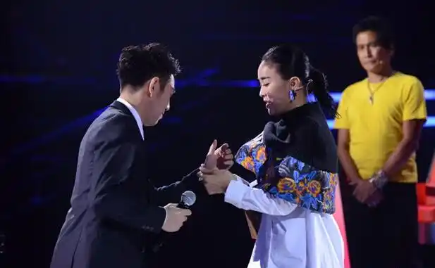 导师那英当起小二班"全职妈妈" 周深"最受宠"