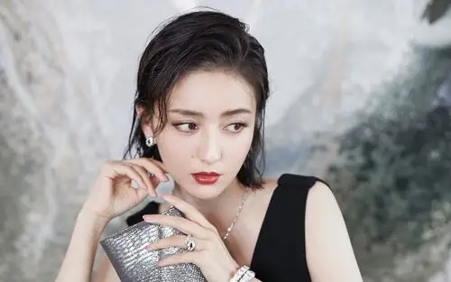 佟丽娅超a性感高清桌面壁纸