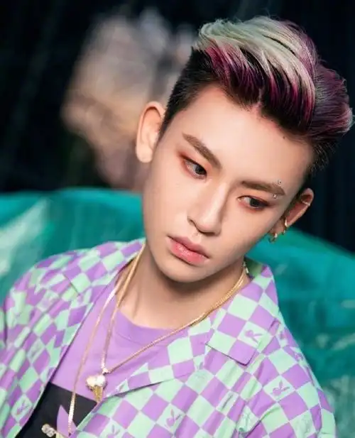 小鬼王琳凯粉黑发色