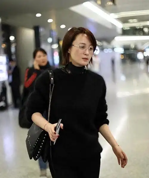 蒋勤勤近照曝光身材下垂如农家老奶女神蒋勤勤红颜好命啊