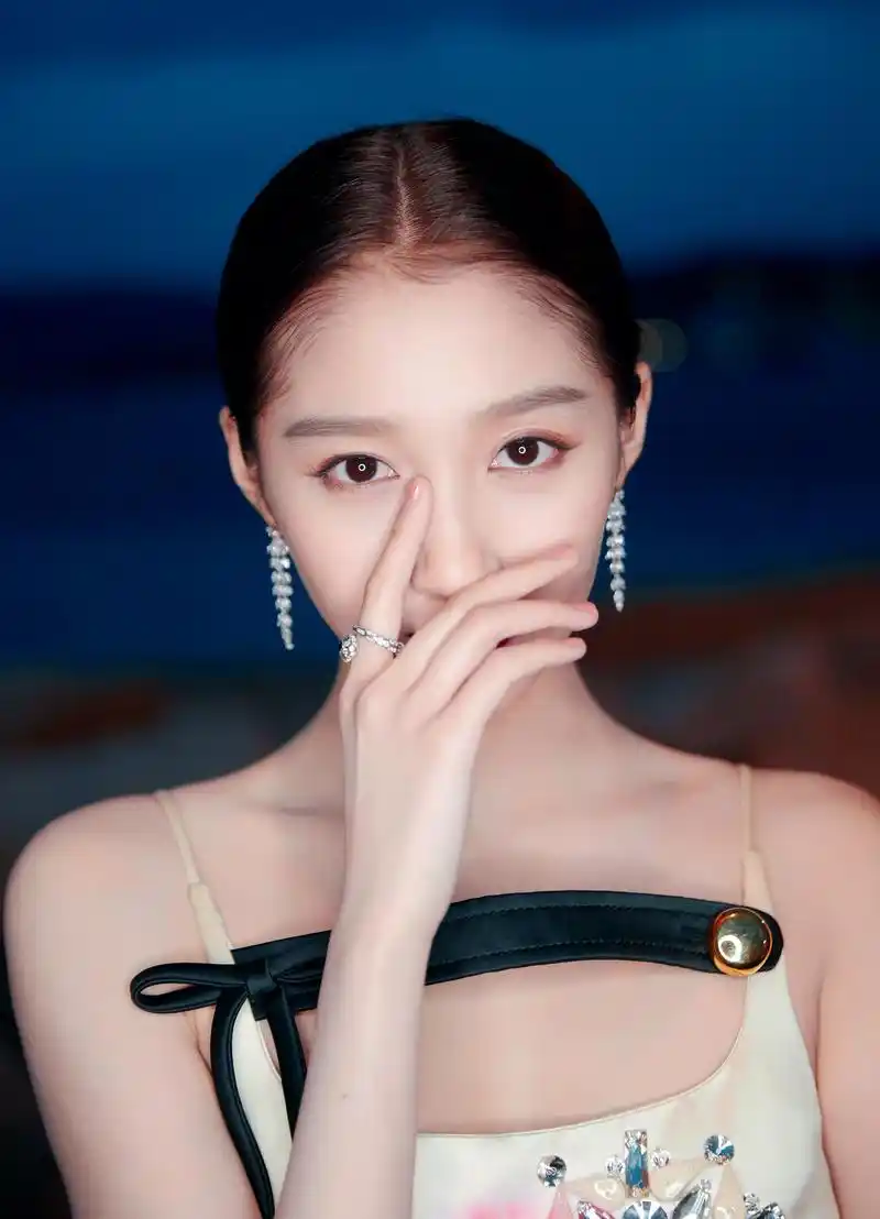 穿上西装外套是超a的小boss啦