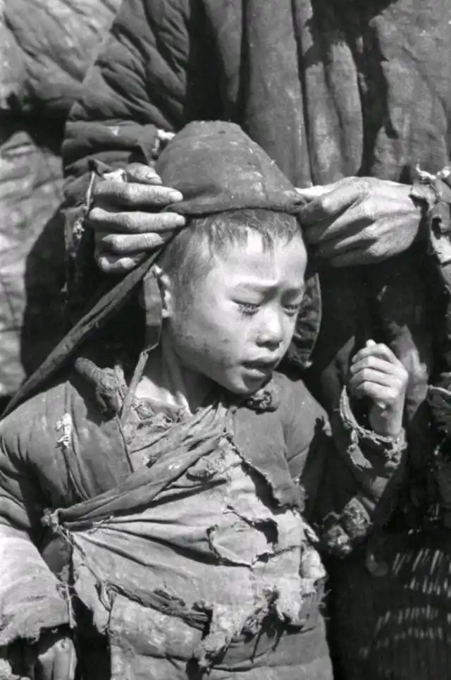 一组人文历史老照片,真实还原解放前中国社会,最后一张让人心酸