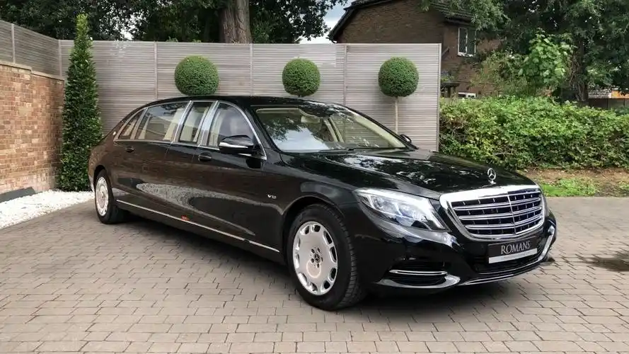 行走的总统套房,奔驰s600-铂尔曼,黑曜石涂装_哔哩哔哩 (゜-゜)つロ