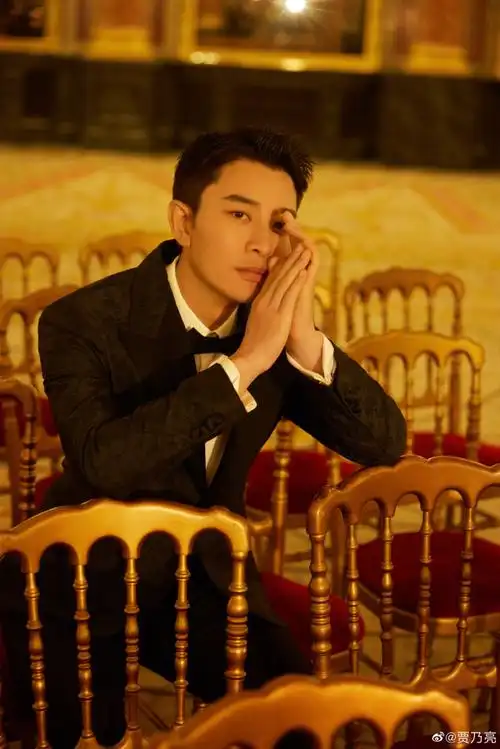 了#戛纳电影节贾乃亮说回家了,好早就回家了,越看越精神,越看越帅气!