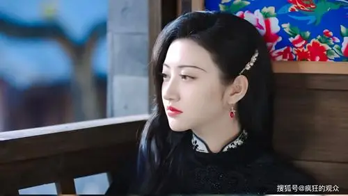 原创司藤好评如潮,捧不红的景甜,最后成了第一个翻身的85花?