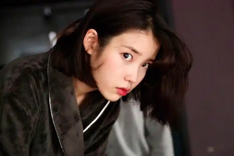 李知恩iu手机壁纸高清,李知恩iu头像-图片大观-奇异网