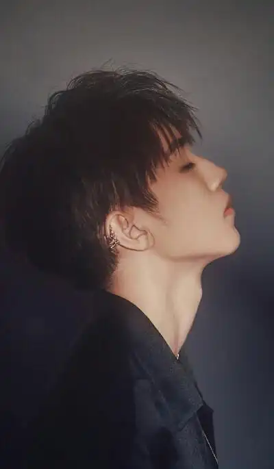 王俊凯喉结杀来了!