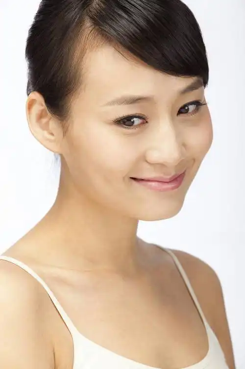 个人,微笑,竖图,彩色,室内,白天,白色背景,侧面,美容,性感,北京,中国