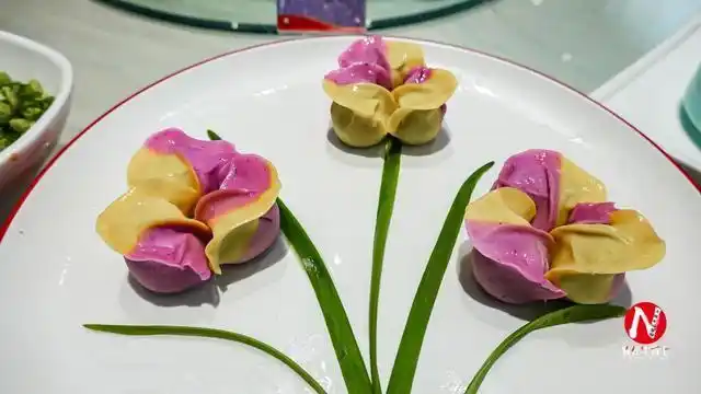 吃起来口感也很好,它不仅仅是美食还看起来很好看,不少饺子摆在一起看