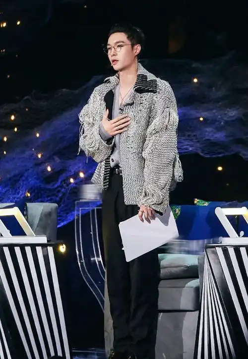 张艺兴舞蹈风暴帅气图片