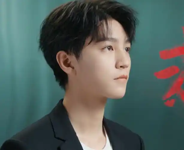 王俊凯《1921》受刑戏份好震撼,演技超好,网友纷纷夸赞