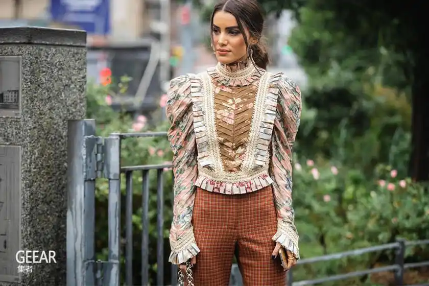 2019纽约春夏时装周最新街拍,一起来看看明年的流行趋势吧!