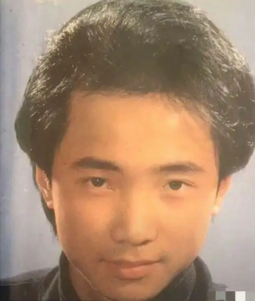 徐峥早年做发型模特照曝光 发量惊人!网友:竟还是光头最帅