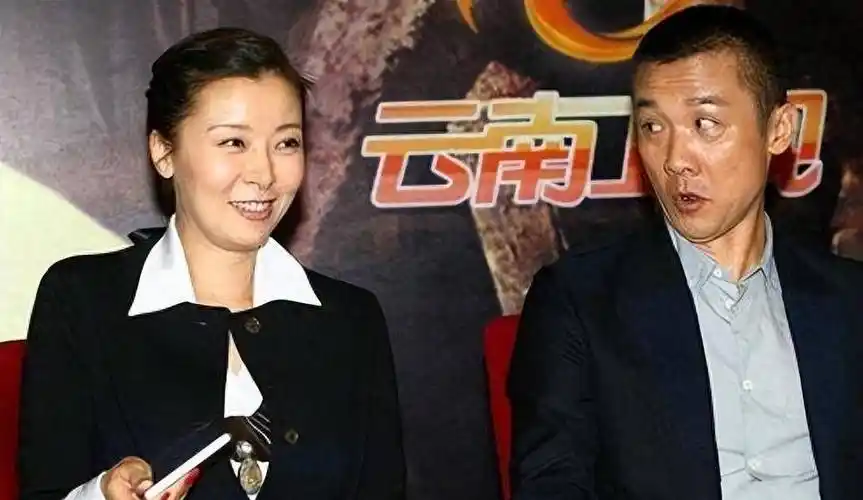 的8位大龄女星,多人爱情混乱,有一人至今仍是清白身_许晴_张静初_感情