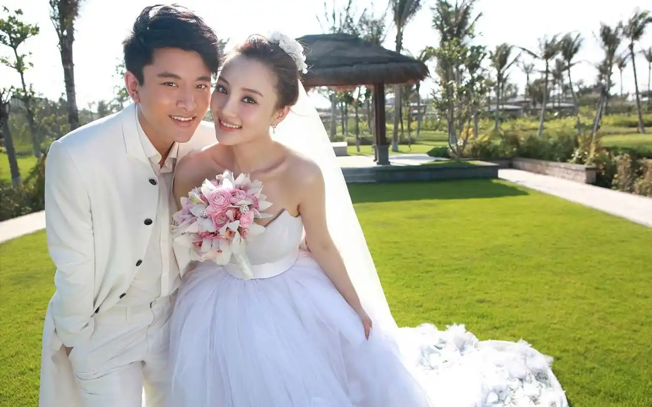 贾乃亮李小璐唯美婚纱照高清电脑桌面主题壁纸(二)