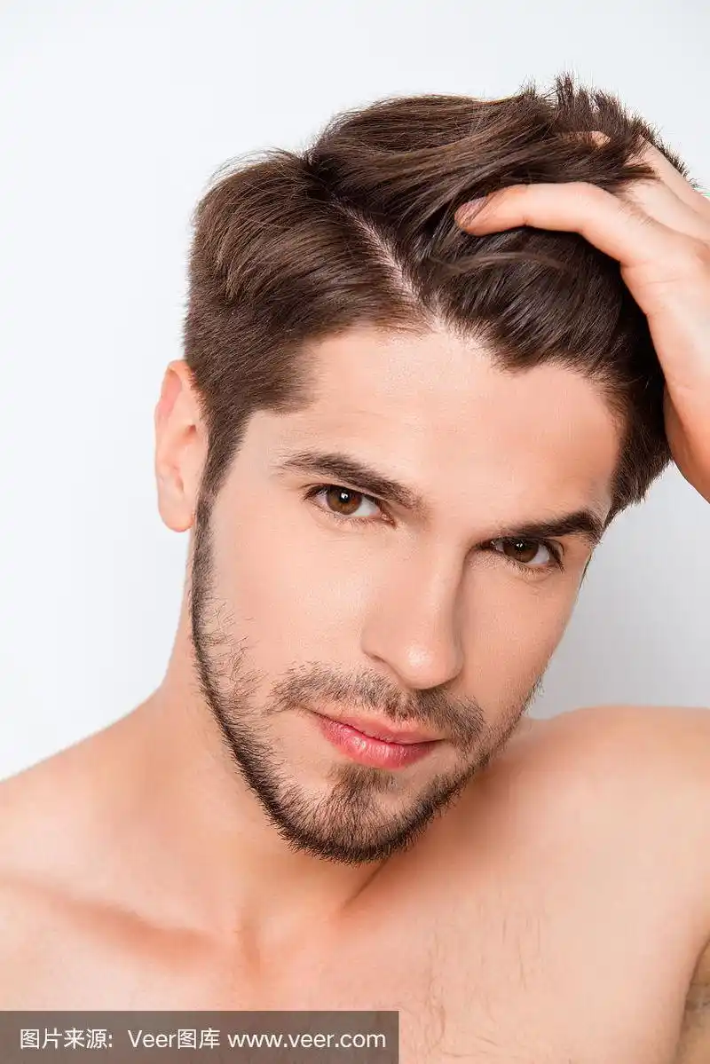 长着胡须的英俊男子的肖像