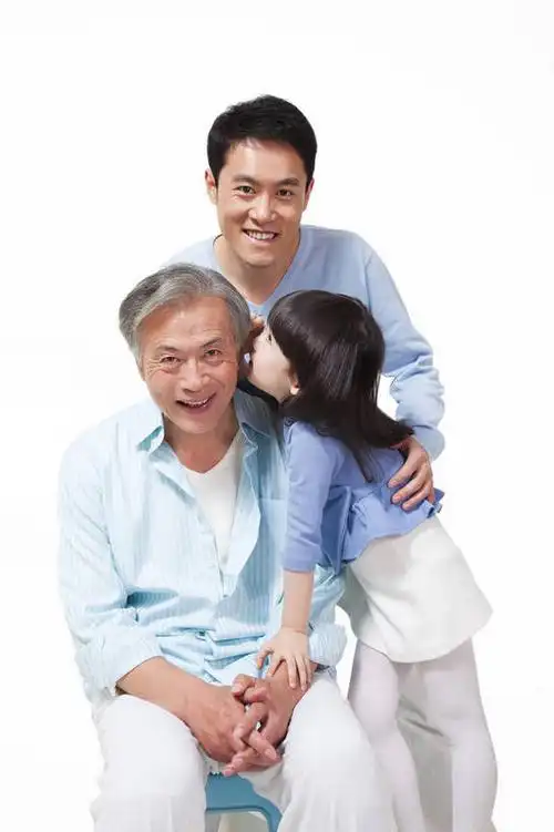 东方人,婴儿,儿童,老年人,家庭,三代同堂,站,坐,微笑,竖图,彩色,室内