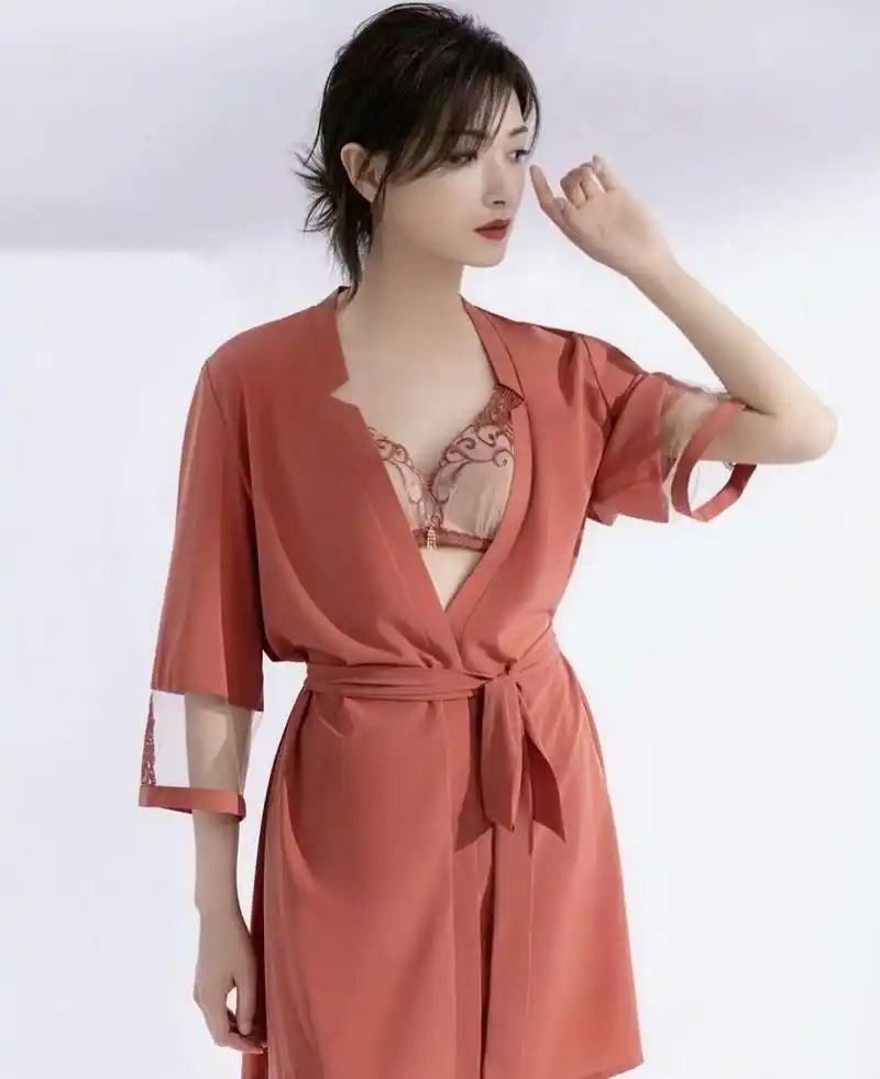 "文艺范女神"万茜,风情万种,魅力十足让人着迷,简直美翻了