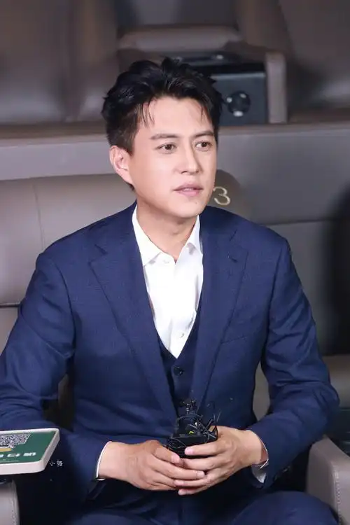 靳东欢迎来到麦乐村