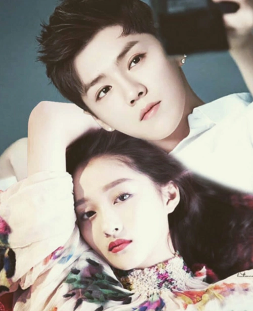 关晓彤深夜晒男友视觉照,手拿气球少女感十足,一双大长腿很吸睛