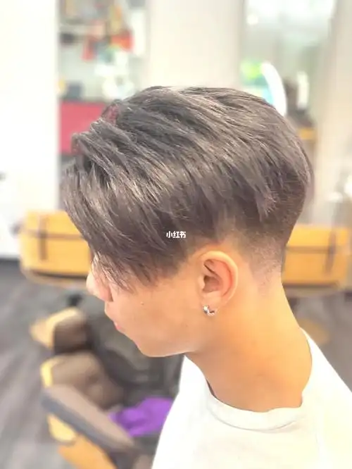 夏季男生必选发色紫灰色