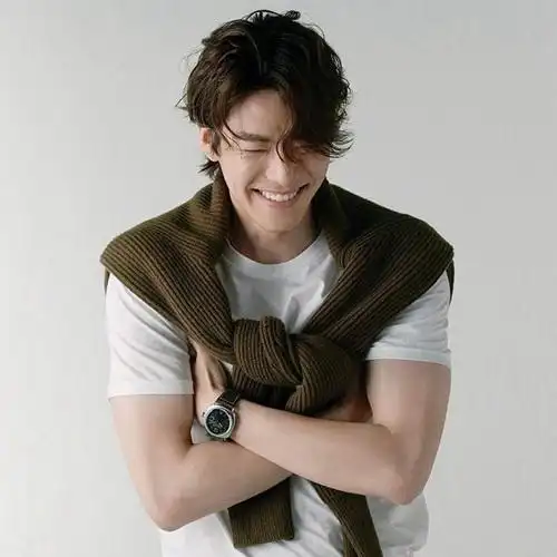 帅气明星男生头像图片,韩国明星金宇彬精选帅气头像大全