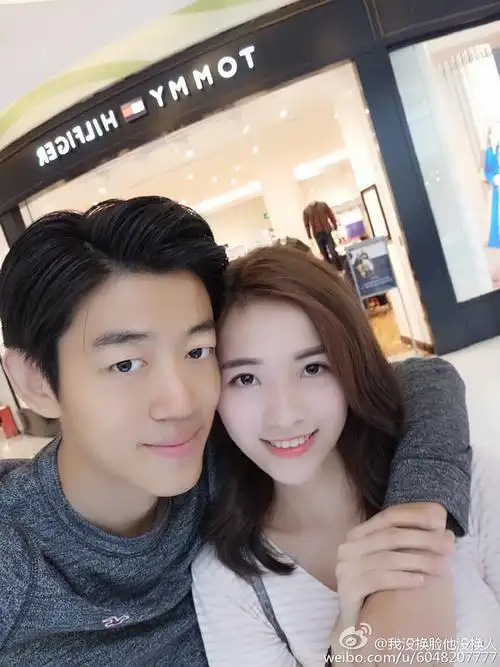 你换脸我换人情侣合影