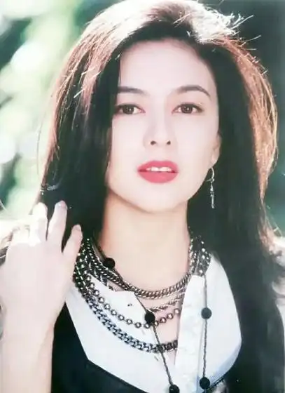 周海媚的离世唤起对香港女明星的思考.为何多数选择不结婚不生育