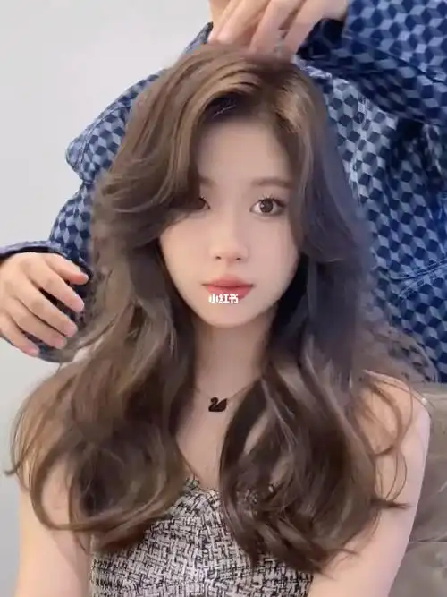 中长发烫发 韩式烫发 圆脸发型 减龄发型 蛋卷头成都烫发 成都染发