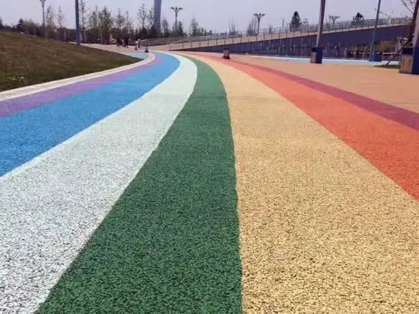 混凝土压模路面施工,彩色透水混凝土路面,透水胶粘石路面,彩色沥青