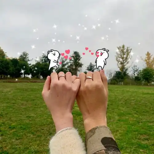 情侣拍照新手势