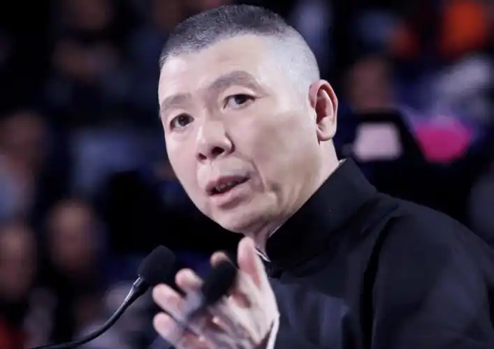 因为如今冯小刚的势头明显不行了,从之前翻车的李易峰和吴亦凡翻车就